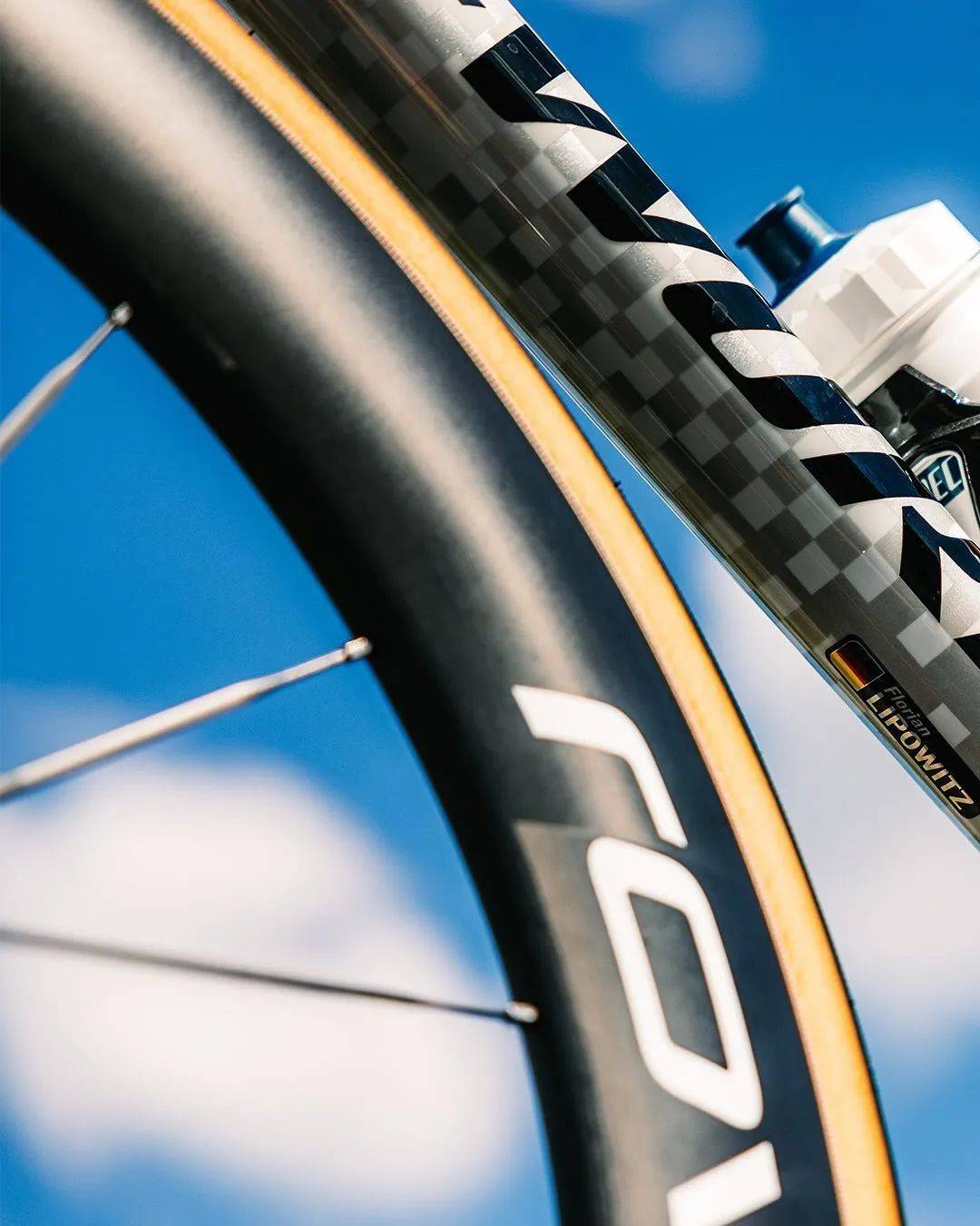 Specialized S-Works Tarmac SL8红牛白衫定制涂装