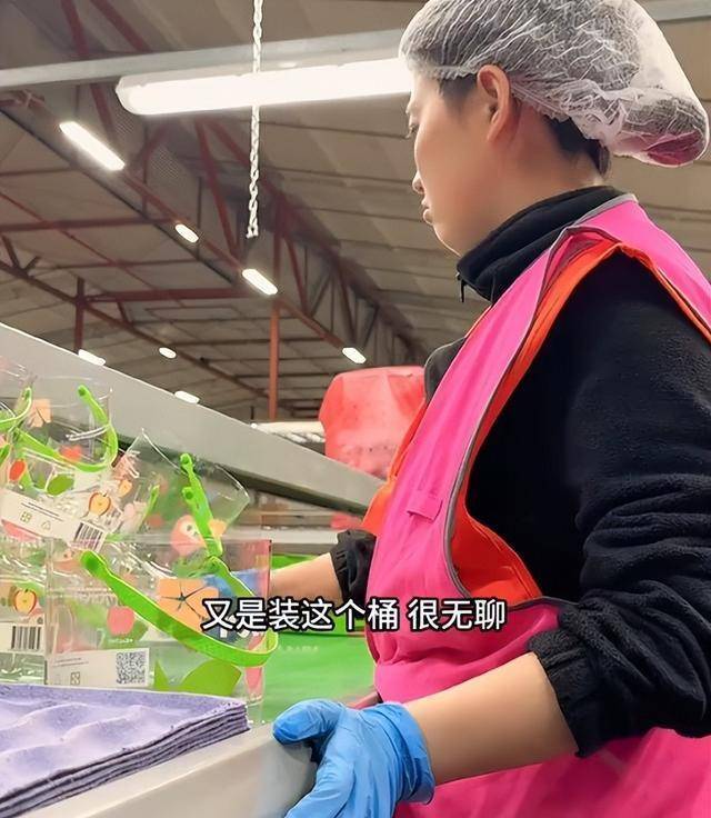 29岁四川女子新西兰打工：每天苹果厂包装9小时，月入三万人民币
